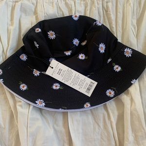 NWT Alice + Olivia Bucket Hat